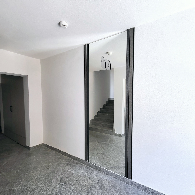 hol interior - 800x800